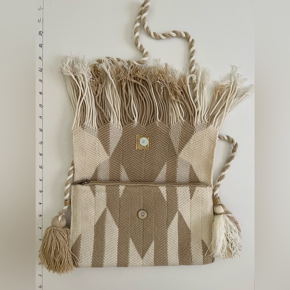 Classic Tan & White Bohemian Handwoven Shoulder Bag - Hippie Chic Fringe Bag - Picture 6 of 14